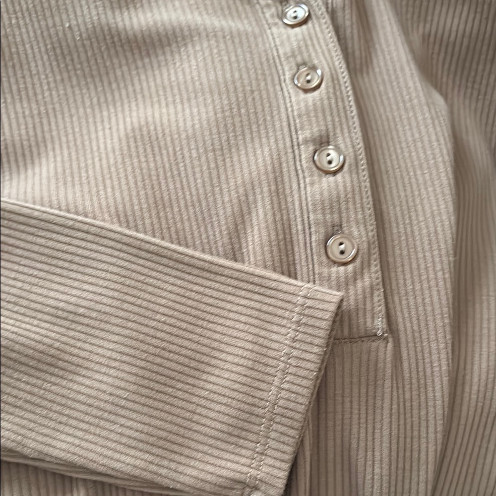 ASTR The Label Ribbed Henley Button Bodysuit Taupe Size M - Picture 4 of 5